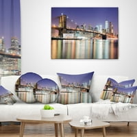 Designart New York City s Tower Freedom - Jastuk za bacanje grada - 18x18