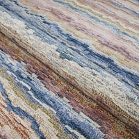Tepih u raznim bojama različitih veličina